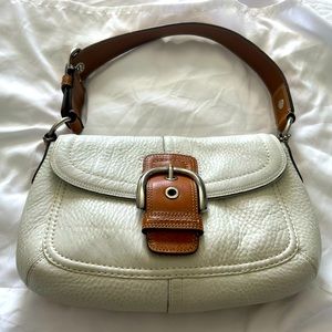 White coach purse with matching wallet